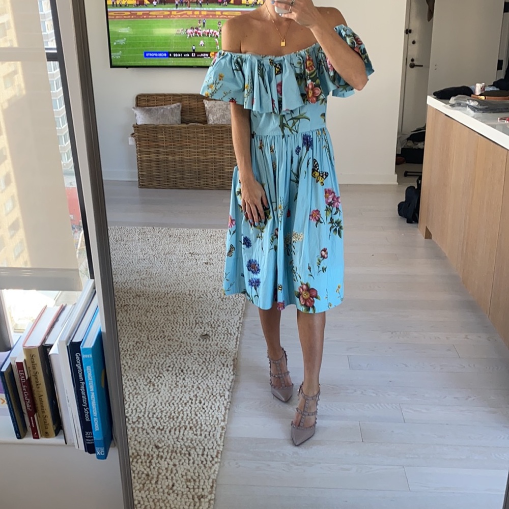 SOLD $1675 OSCAR DE LA RENTA off the shoulder blue floral dress size 8 - Picture 4 of 13